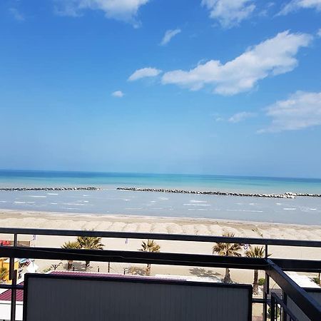 Hotel Brenta Viserbella di Rimini ภายนอก รูปภาพ