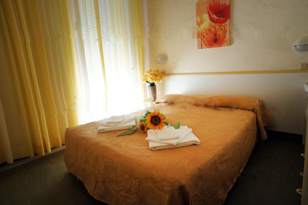 Hotel Brenta Viserbella di Rimini ภายนอก รูปภาพ