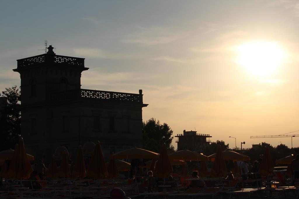 Hotel Brenta Viserbella di Rimini ภายนอก รูปภาพ