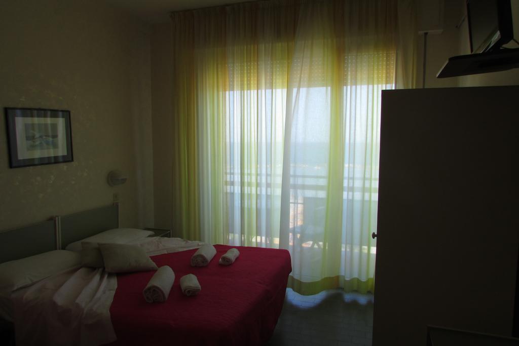 Hotel Brenta Viserbella di Rimini ภายนอก รูปภาพ