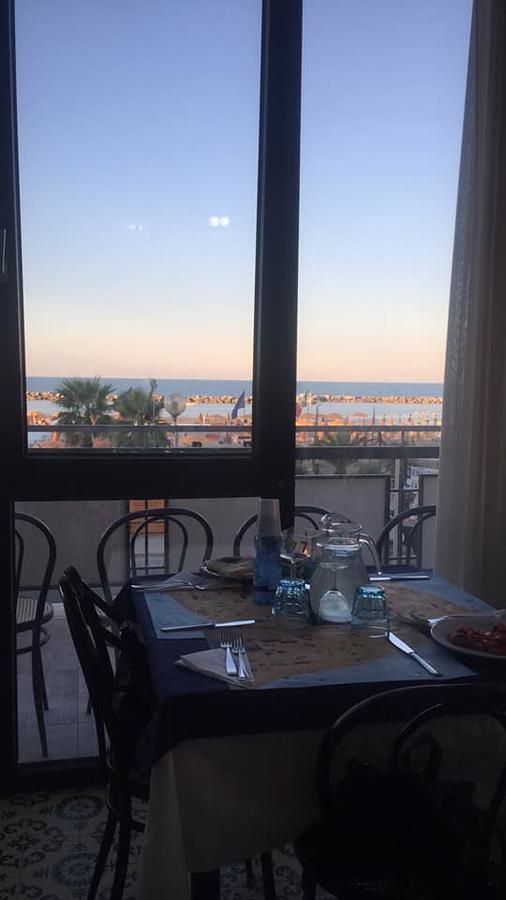 Hotel Brenta Viserbella di Rimini ภายนอก รูปภาพ