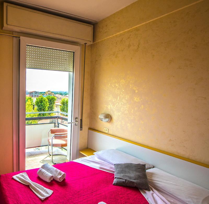 Hotel Brenta Viserbella di Rimini ภายนอก รูปภาพ