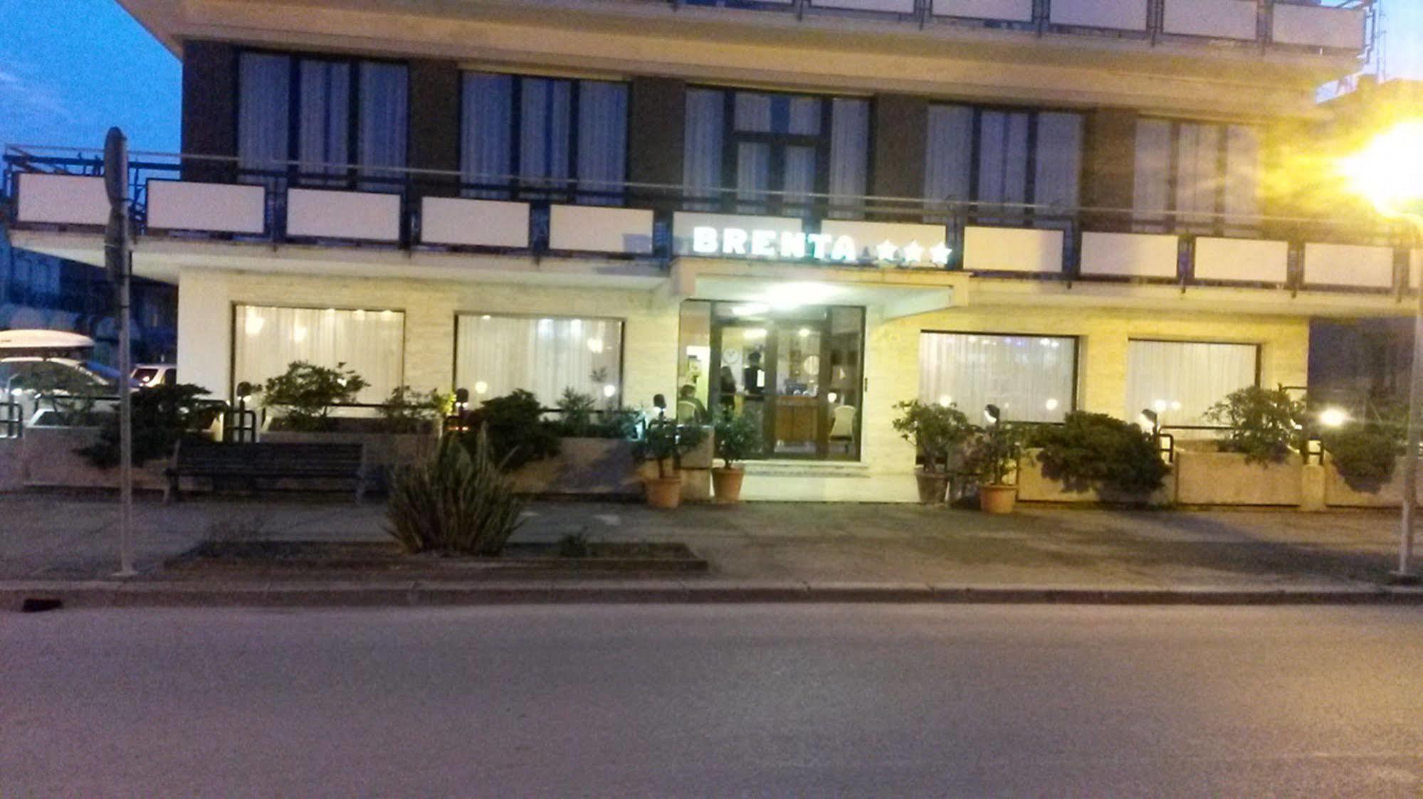 Hotel Brenta Viserbella di Rimini ภายนอก รูปภาพ